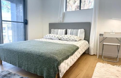 Revesby House | Cozy Room with Private Bathroom, Toilet and Balcony Close to Train Station and Airport