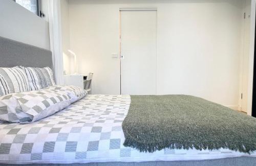 Revesby House | Cozy Room with Private Bathroom, Toilet and Balcony Close to Train Station and Airport