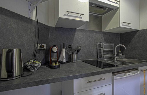 Gare-Jouvenet Apartment | Cozy Rouen: Studio Center City near Train Station