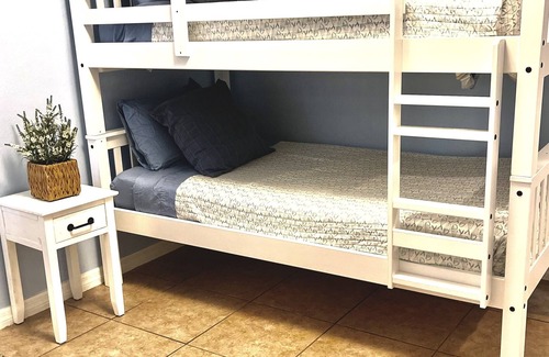 Royal Palm Bay House | Cozy @ Royal bay (10 minutes from disney)