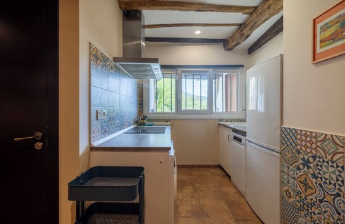 Aia House | COZY RURAL APARTMENT WITH FIREPLACE