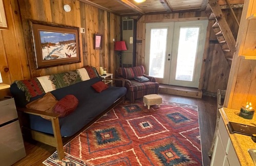 East Haven  Rutland County Cabin | Cozy Rustic Cabin, Mountain Views, Hot Tub, Fire Pit in Rutland