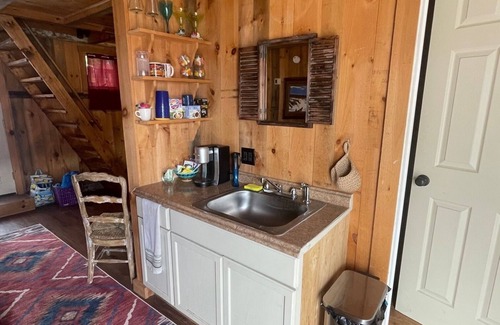 East Haven  Rutland County Cabin | Cozy Rustic Cabin, Mountain Views, Hot Tub, Fire Pit in Rutland