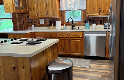 Nisswa Cabin | Cozy rustic cabin with WIFI, near Nisswa and on the Gull Lake Chain!