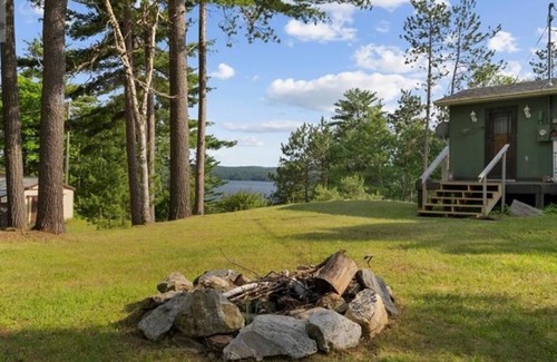 Greater Madawaska Cottage | Cozy Rustic Clost Lane Near Calabogie, ON