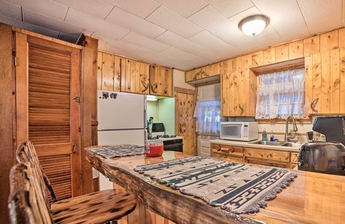 Houghton Lake Cottage | Cozy & Rustic Cottage with Houghton Lake Access!