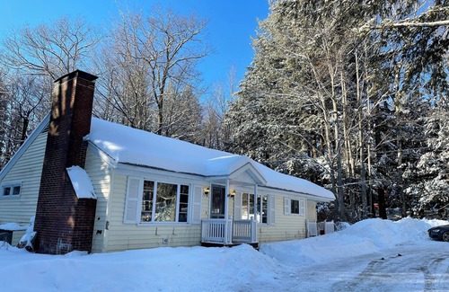 Intervale House | Cozy & rustic cottage, close to North Conway and StoryLand!