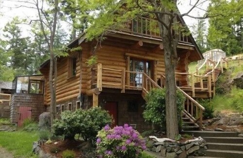 Otter Point Cottage | Cozy Rustic Log Home Living With Wood Fireplace And Hot Tub