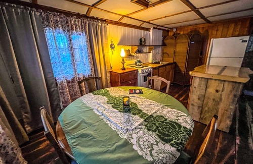 Big Bay Cabin | Cozy Rustic, Peaceful 1 bedroom cabin in Big Bay 1 mi from village year round