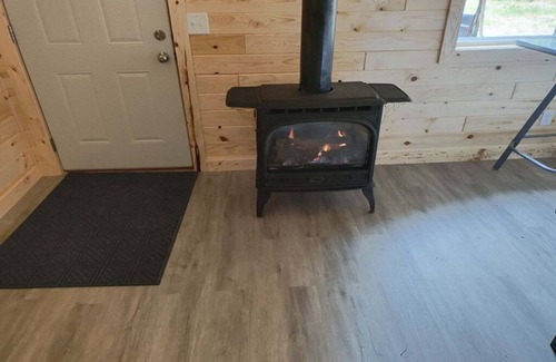 Isabella Cabin | Cozy Rustic Sleeping Cabin in Isabella