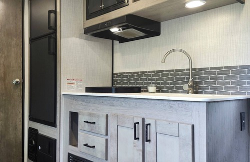 Antioch House | Cozy RV in our land with community private beach, fire pit, bring your boat.