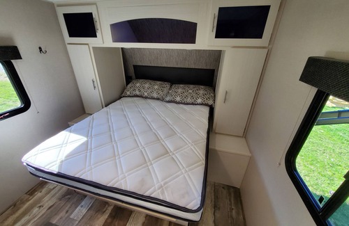 Eustis House | Cozy RV in Sylvester Farm Campground and Cabins.