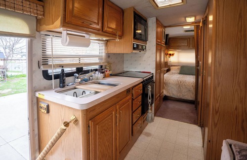 Rialto House | Cozy RV with AC, TV's and WiFi in Center of Inland Empire in Rialto, Ca