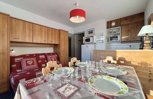 Notre-Dame-de-Bellecombe Apartment | Cozy studio at the foot of the slopes with pool and parking - 4 pers