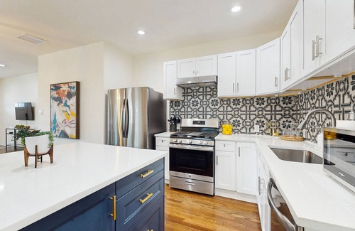 Highland Park House | Cozy San Antonio home with Cowboy pool, kitchen, TV & WIFI, great location
