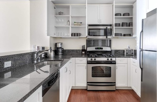 Santa Clara Apartment | Cozy Santa Clara 1BR w/Parking, Gym, walk to Groceries, by Blueground