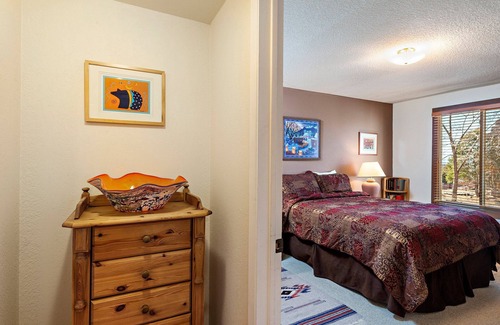 Northeast Santa Fe Hotel | Cozy Santa Fe Retreat: Fireplace, Walk to Plaza