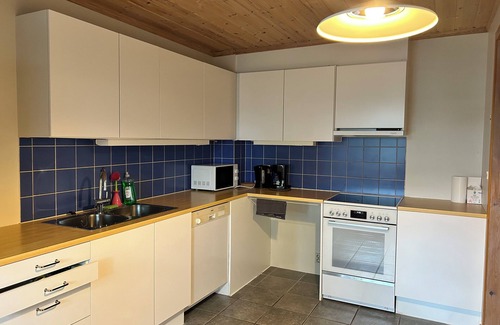 Alna Apartment | Cozy Scandinavian apartment in Oslo- Free parking and close to many amenities
