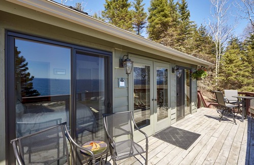 Schroeder Apartment | Cozy Schroeder Studio w/Deck on Lake Superior
