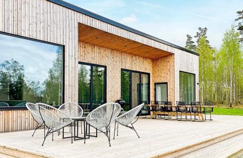 Hacksvik House | Cozy Sea House with Guest Cottage