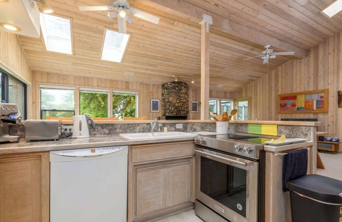Sea Ranch House | Cozy Sea Ranch Family Home with Hot Tub