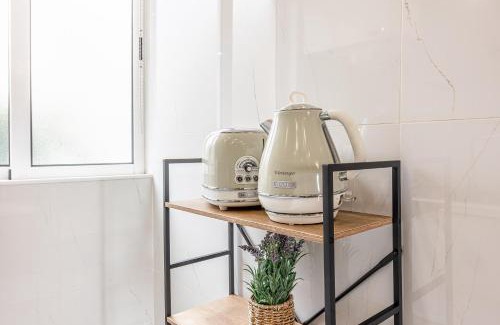 Canico Apartment | Cozy Seaside Cottage Ocean Views and Near Beach