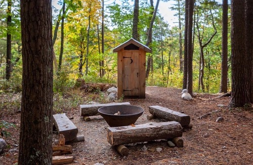Wallkill House | Cozy, Seasonal Geo-Dome with Heat/AC on Private Hiking paradise in Gunks.
