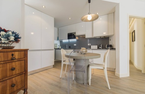 Parede Apartment | Cozy Seaview Apartment