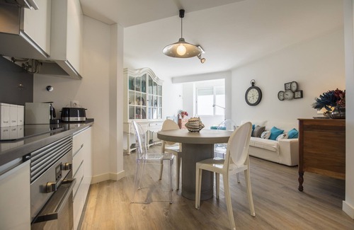 Parede Apartment | Cozy Seaview Apartment