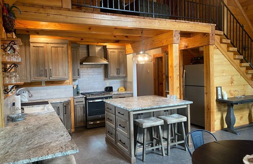 Celestine Cabin | Cozy secluded cabin, close to Sultan's Run Golf Course and Holiday World!