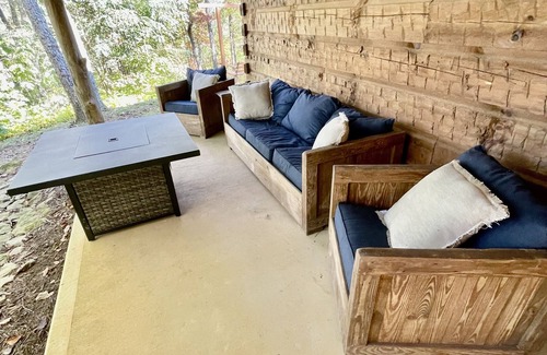 Rabun Gap Cabin | Cozy secluded creekside cabin, wood burning fireplace, seasonal Mountain Views.