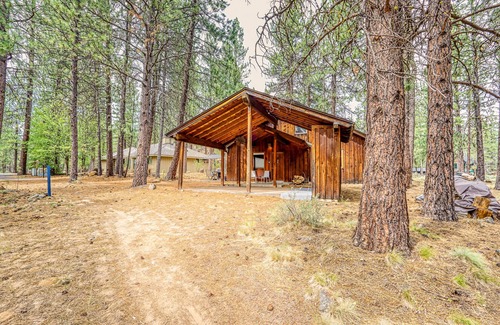 Sunriver Cabin | Cozy & Secluded Sunriver Cabin with SHARC Access - Surrounded by Beauty & Nature