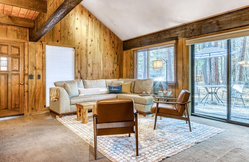 Sunriver Cabin | Cozy & Secluded Sunriver Cabin with SHARC Access - Surrounded by Beauty & Nature