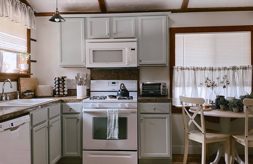 Springville Cottage | Cozy Sequoia . Close to The Springville Ranch Venue & Sequoia Nat. Park.