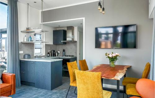 Ohe en Laak Boat Rental | Cozy Ship In Ohé & Laak With Kitchen