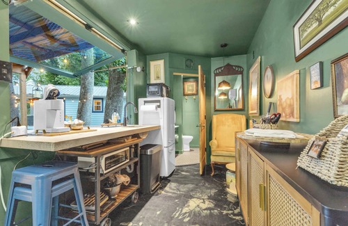 Greenville Cabin | Cozy Shipping Container - Relax by the River