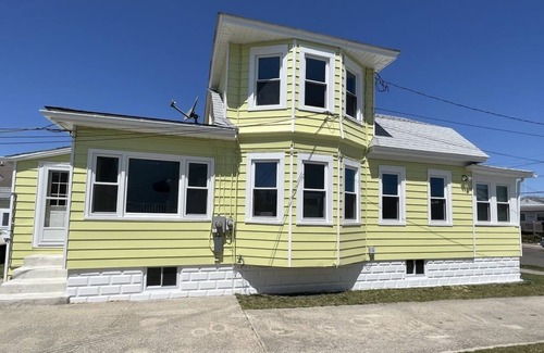 North Wildwood House | Cozy Shore Home for 6 – Ideal for Family or Friends