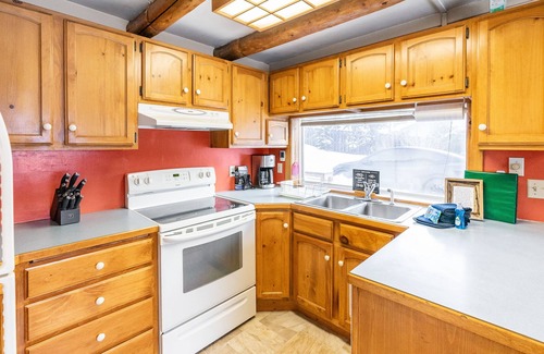 Silverthorne Cabin | Cozy Silverthorne Cabin Near Rainbow Rd & Major Ski Resorts