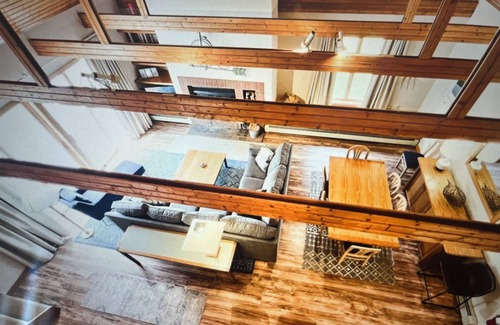 Waitsfield Cabin | Cozy Ski Condo in heart of Mad River Valley, Vermont - One Week ONLY!