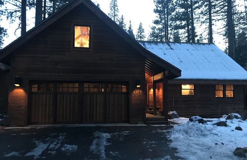 Truckee Cabin | Cozy ski home, close to Northstar Village. Free shuttle!