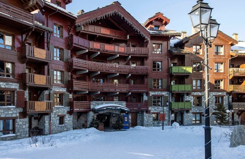 Arc-1950 Apartment | Cozy Ski-In/Ski-Out Apartment with Pool & Jacuzzi in Pedestrian Arc 1950