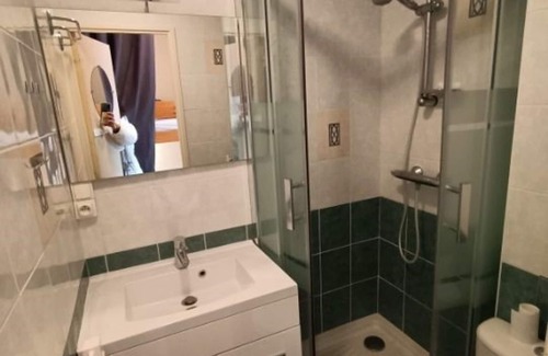 Arette Apartment | Cozy Ski-In/Ski-Out Apartment for 6 with Balcony, Ski Locker, and Free Parking