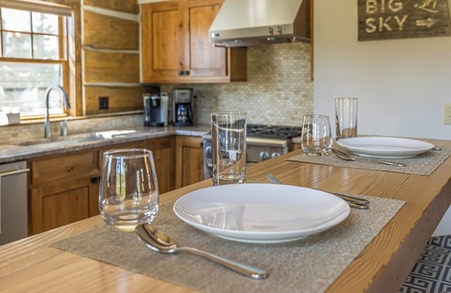 Powder Ridge Cabin | Cozy Ski-In/Ski-Out Cabin: Private Deck, Grill, Hot Tub + Views!