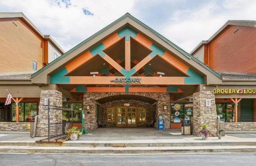 Mountain House Apartment | Cozy Ski-In Ski-Out Condo with Heated Pool