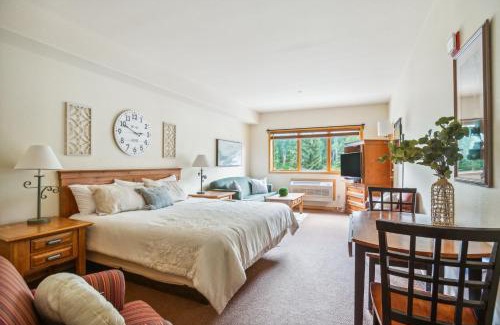 Mountain House Apartment | Cozy Ski-In Ski-Out Condo with Heated Pool