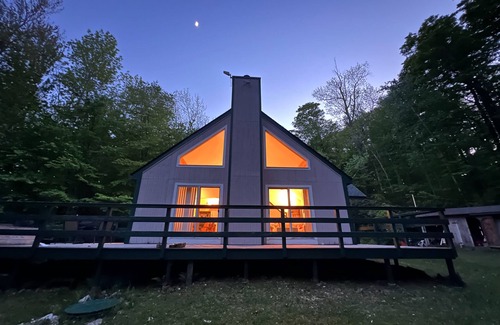 Stratton Mountain House | Cozy ski retreat 7 minutes from Stratton's Sunbowl!