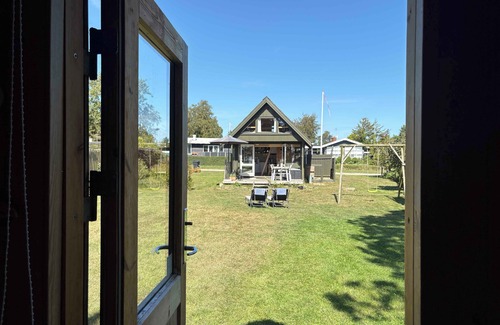 Kegnæshøj Cottage | Cozy small holiday home with sea view