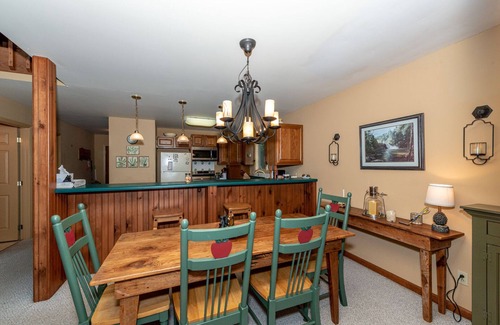 Townsend House | Cozy Smoky Mountain view and golf escape near Cades Cove