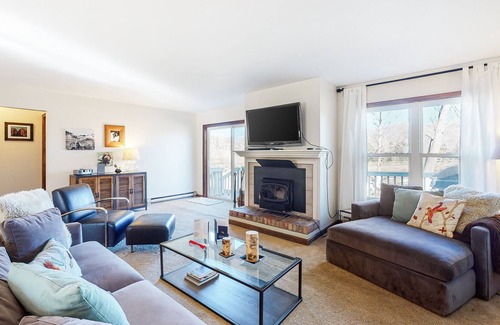 Snowmass Village House | Cozy Snowmass Home w/ Acre Yard, Wood Stove, Deck, Gas Grill, & Mountain Views