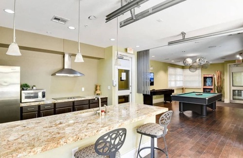 Pleasant Valley Apartment | Cozy SoCo 1BR King Suite w/GymPickleballLaundry